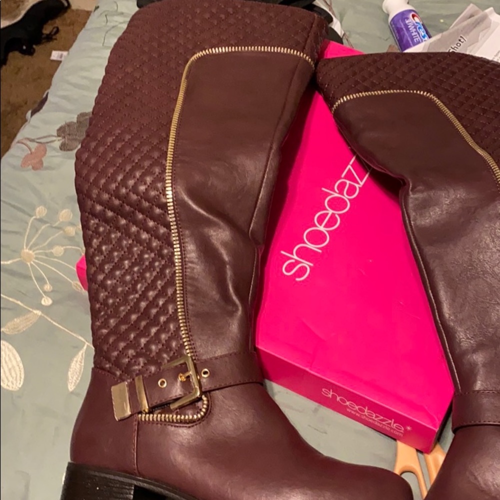 Boots - Picture 2 of 4